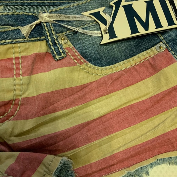 Cute shorts with patriotic design - Picture 2 of 6